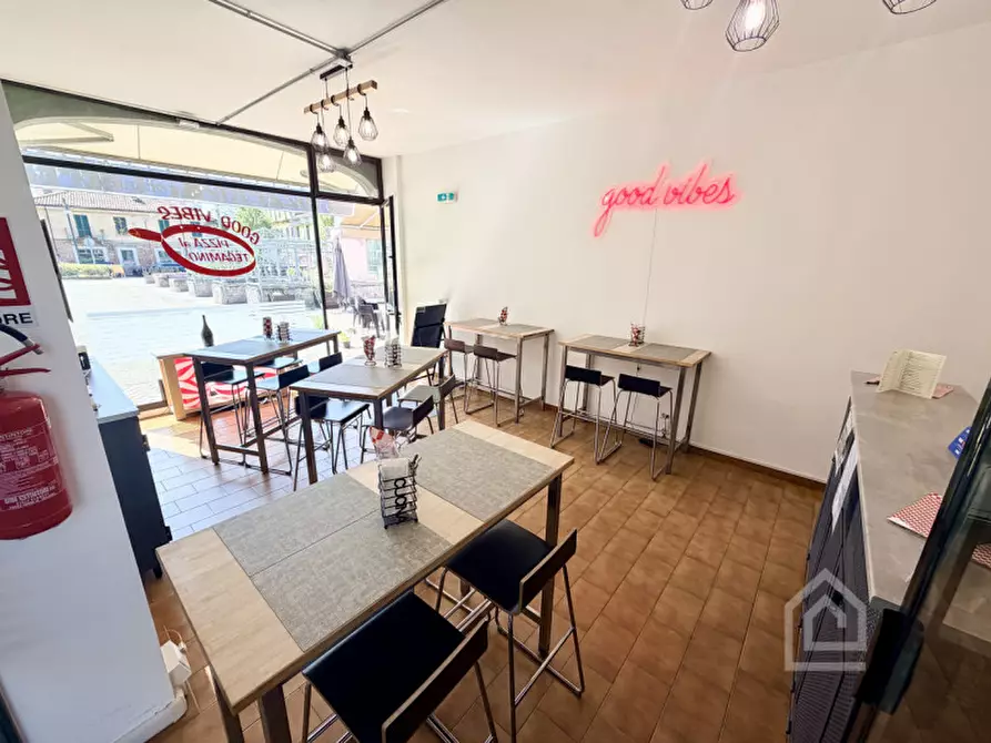 Immagine 18 di Attività commerciale in vendita  in Via Italia 4 a Chivasso