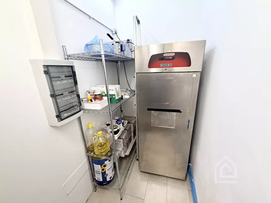 Immagine 25 di Attività commerciale in vendita  in Via Italia 4 a Chivasso