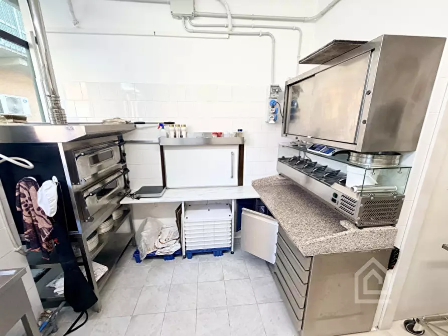 Immagine 30 di Attività commerciale in vendita  in Via Italia 4 a Chivasso