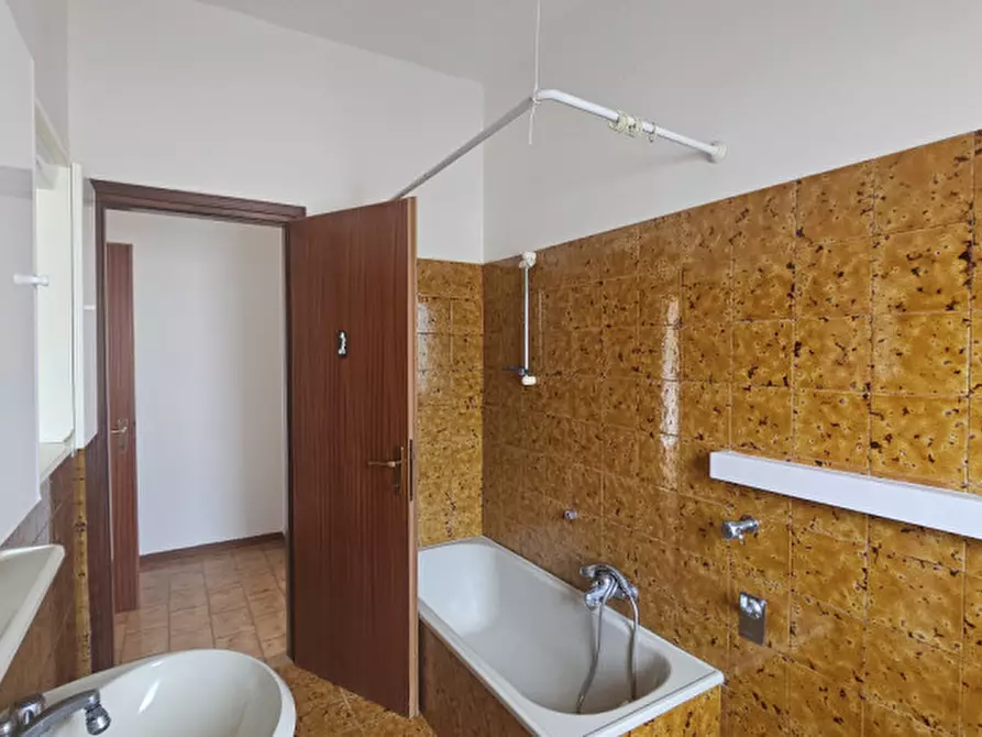 Immagine 16 di Appartamento in vendita  in Via Giuseppe Sinicco 15 a Cormons