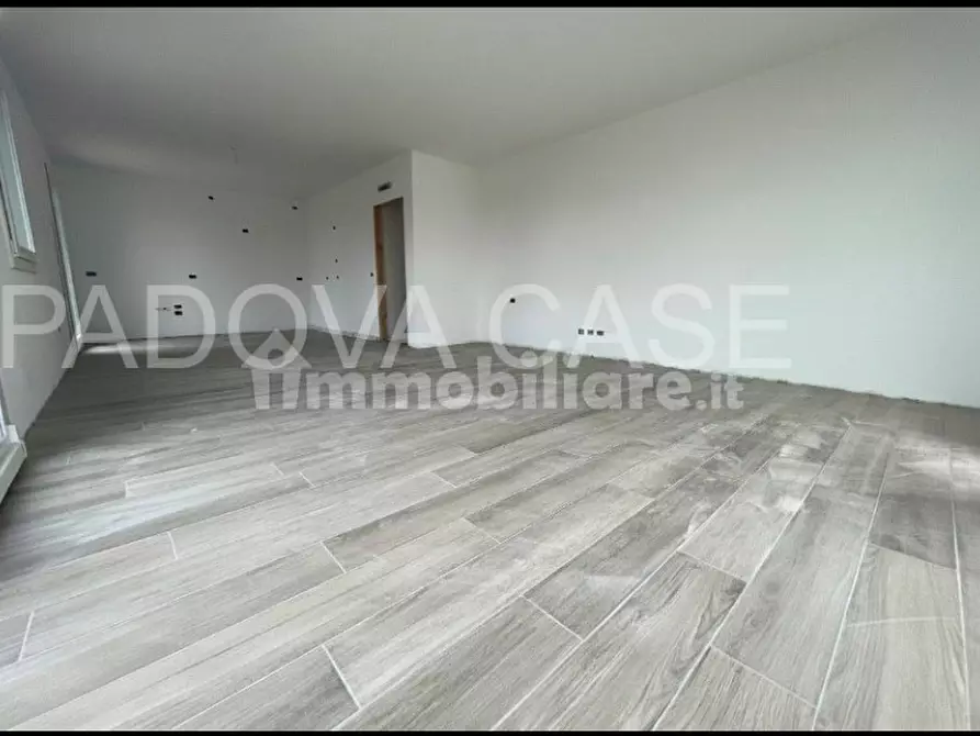 Immagine 1 di Casa quadrifamiliare in vendita  a Rubano