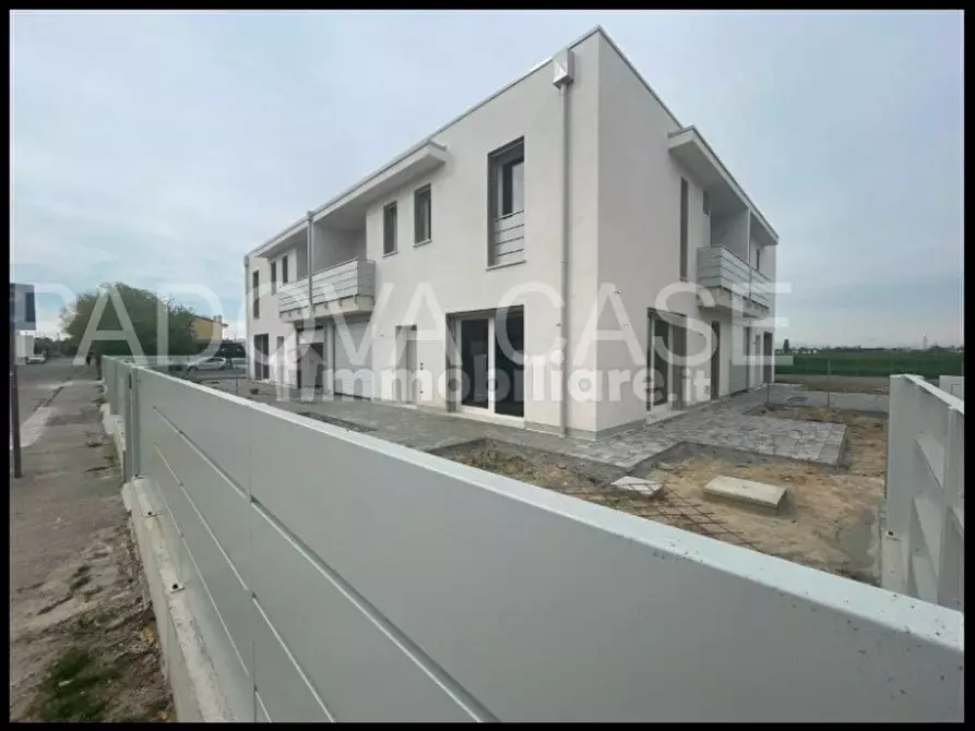 Immagine 8 di Casa quadrifamiliare in vendita  a Rubano