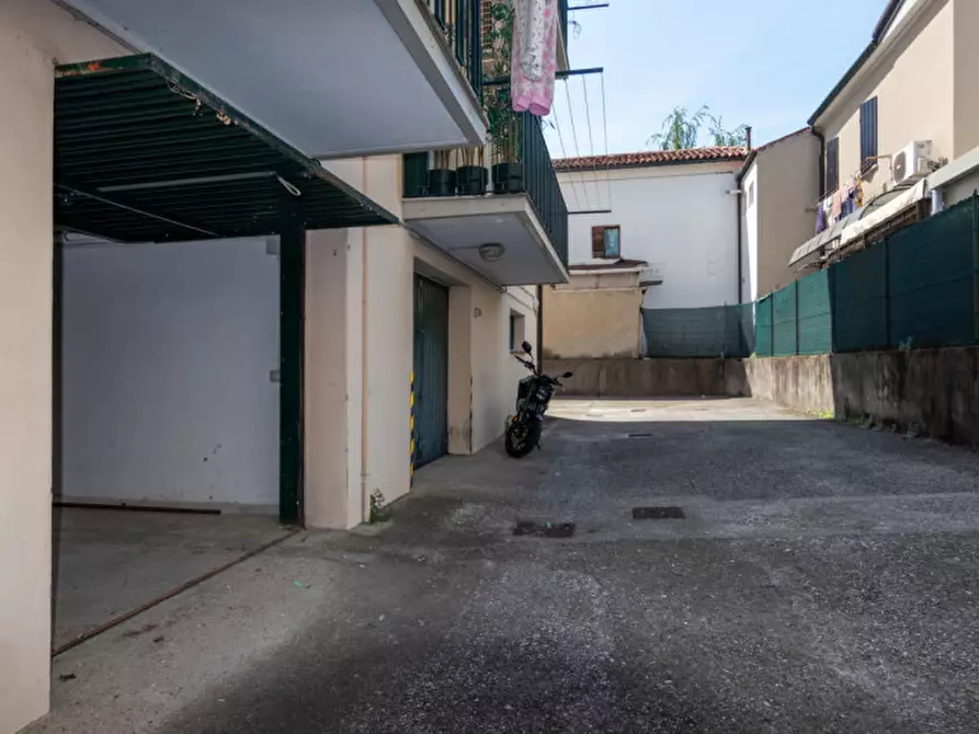 Immagine 7 di Garage in vendita  in Via Francesco De Lazara a Padova