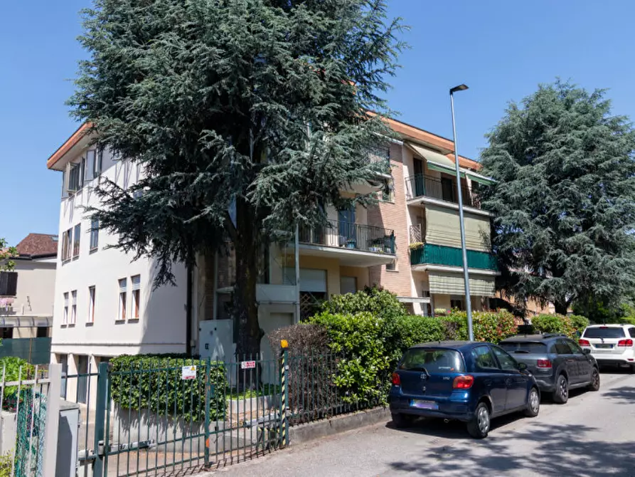 Immagine 11 di Garage in vendita  in Via Francesco De Lazara a Padova