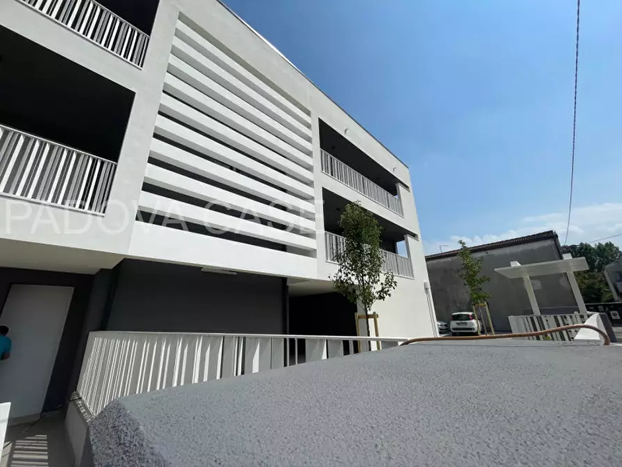 Immagine 14 di Appartamento in vendita  in via comino a Padova