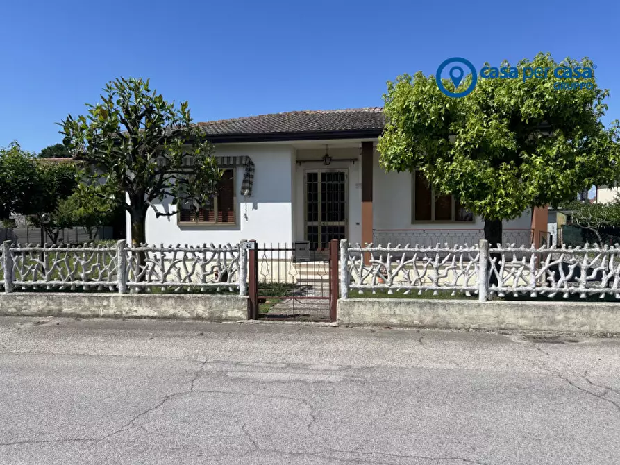 Immagine 2 di Casa indipendente in vendita  in Via Vivaldi 42 a Solesino