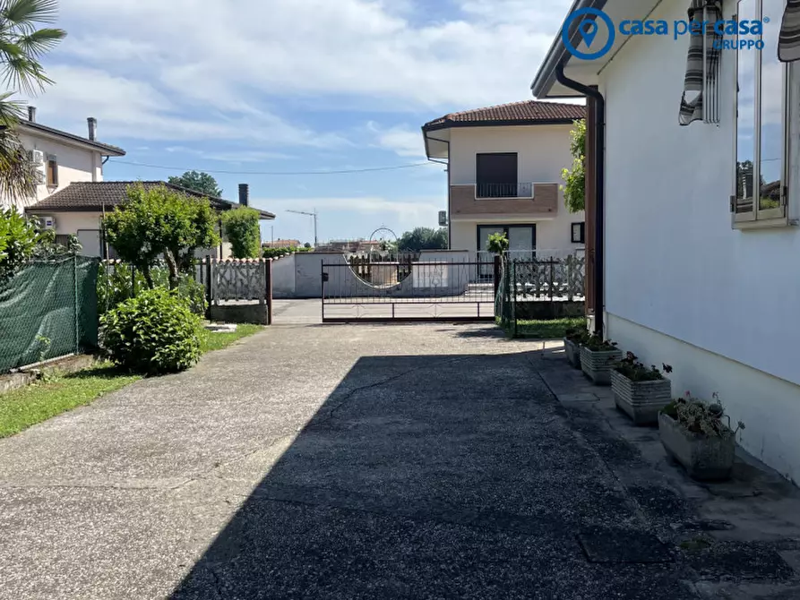 Immagine 3 di Casa indipendente in vendita  in Via Vivaldi 42 a Solesino