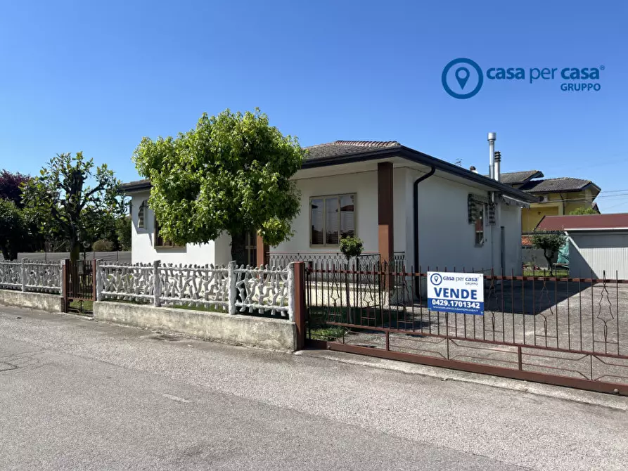 Immagine 4 di Casa indipendente in vendita  in Via Vivaldi 42 a Solesino