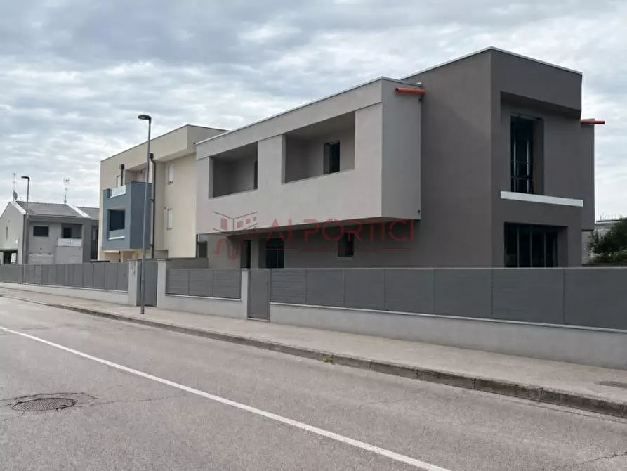 Immagine 1 di Casa trifamiliare in vendita  in Via Gabriele D'Annunzio a Piove Di Sacco