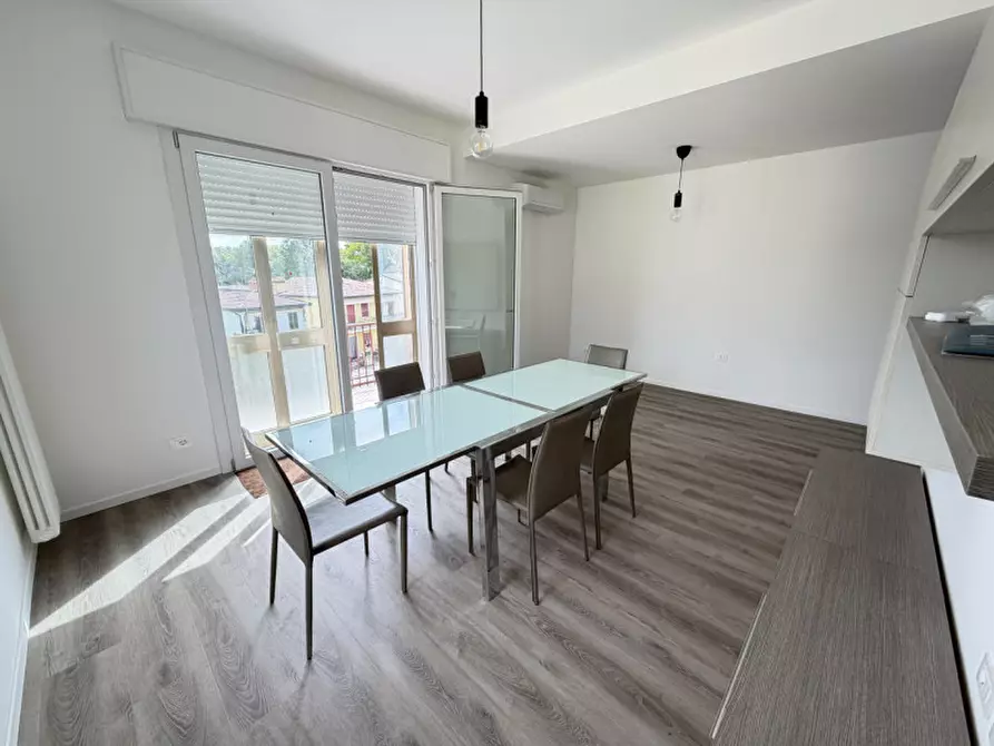 Immagine 8 di Appartamento in vendita  in Via Vittorio Veneto a Due Carrare
