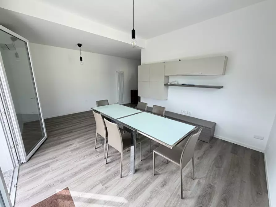 Immagine 9 di Appartamento in vendita  in Via Vittorio Veneto a Due Carrare