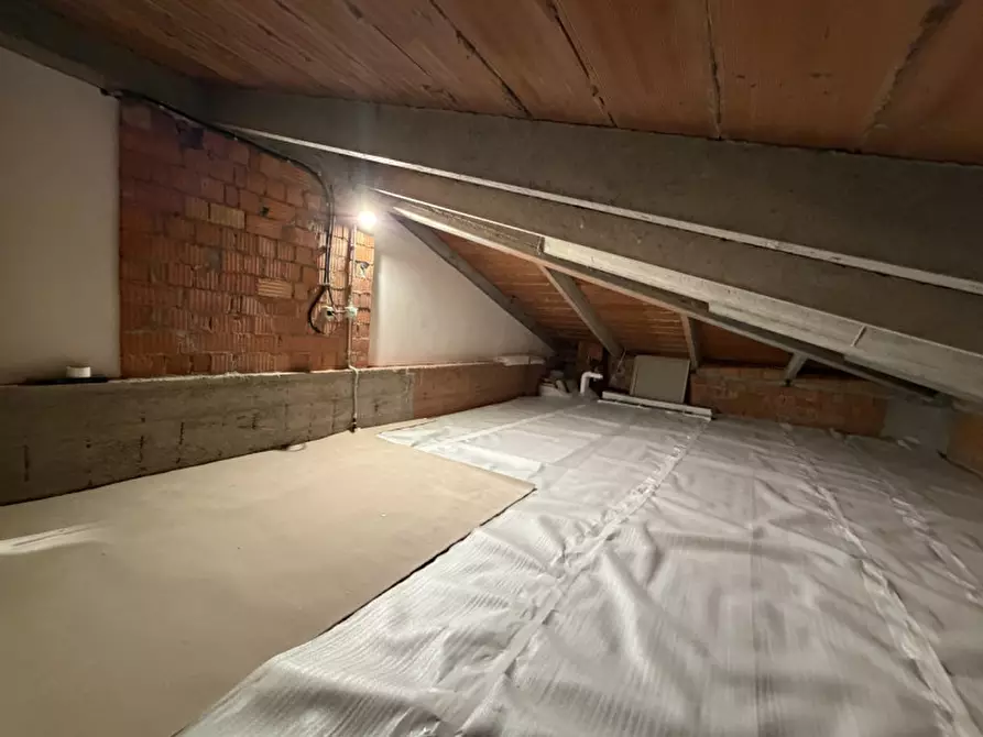 Immagine 35 di Appartamento in vendita  in Via Vittorio Veneto a Due Carrare