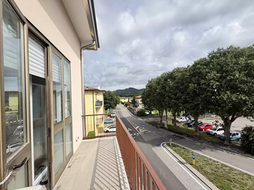 Immagine 38 di Appartamento in vendita  in Via Vittorio Veneto a Due Carrare