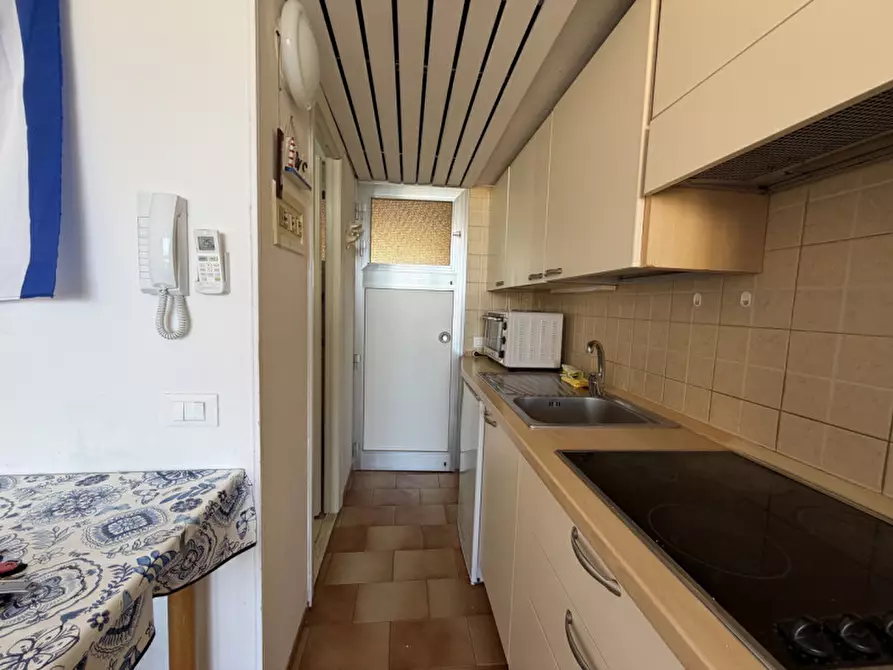 Immagine 6 di Appartamento in vendita  a Senigallia