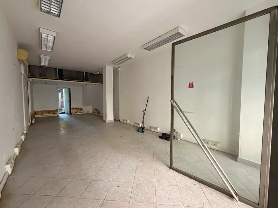 Immagine 4 di Negozio in vendita  in Corso Giuseppe Mazzini a Livorno