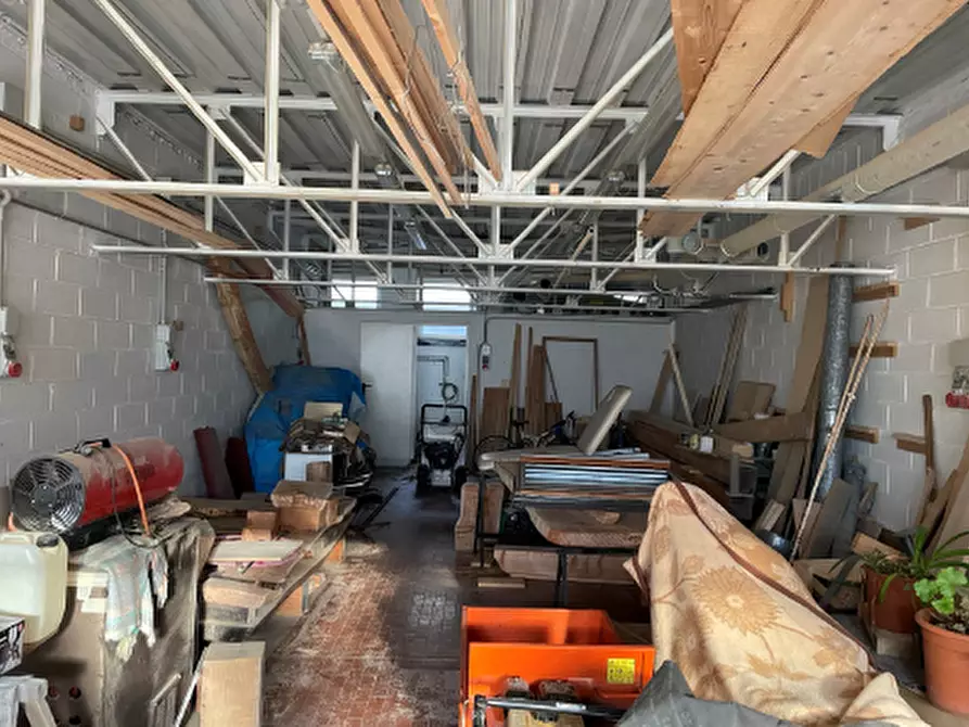 Immagine 3 di Magazzino in vendita  in Via Gei, 7 a Valle Di Cadore