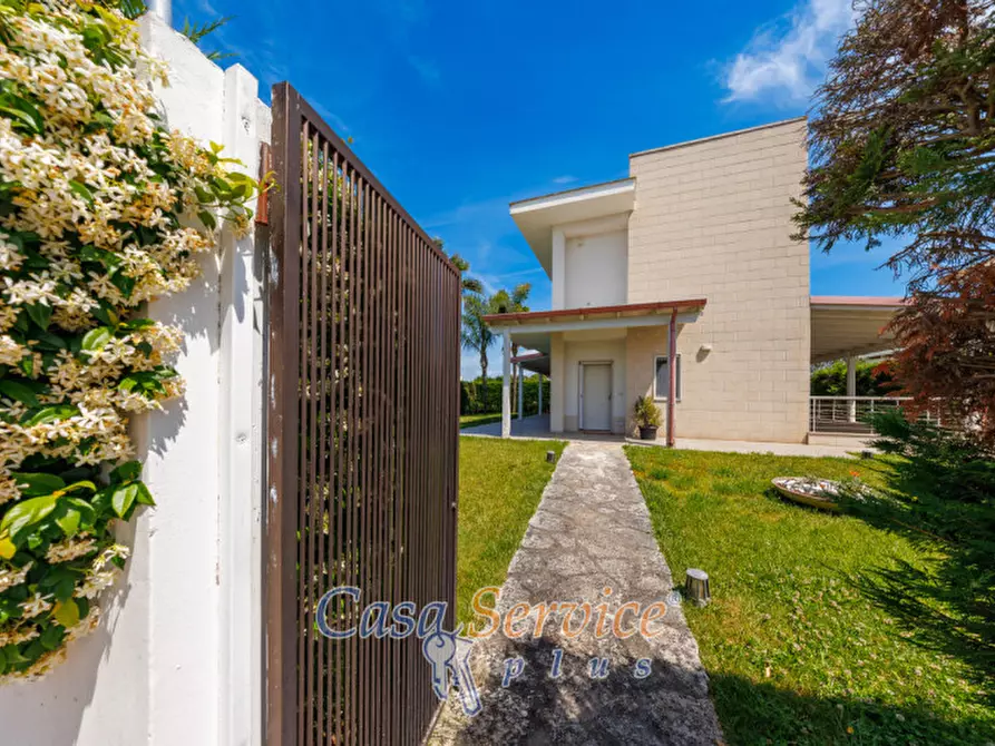 Immagine 9 di Villa in vendita  in Via Charles Le Corbusier a Lecce