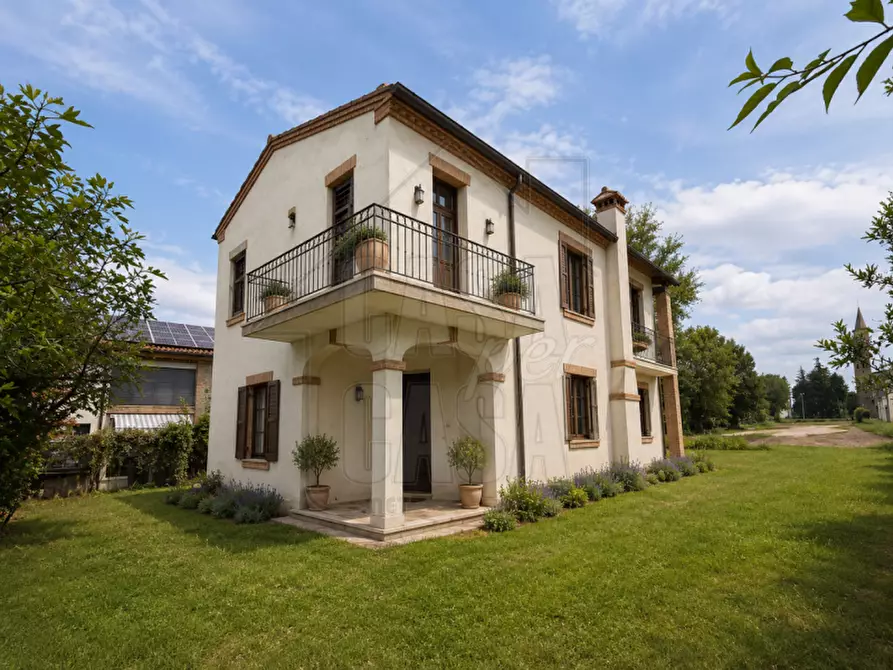 Immagine 1 di Casa indipendente in vendita  in Via Deserto a Este