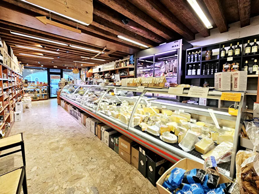 Immagine 2 di Attività commerciale in vendita  in VIA CAVOUR a Este