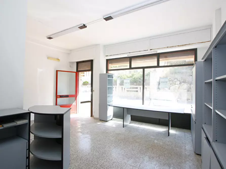Immagine 4 di Negozio in vendita  in Via Roma a Matino
