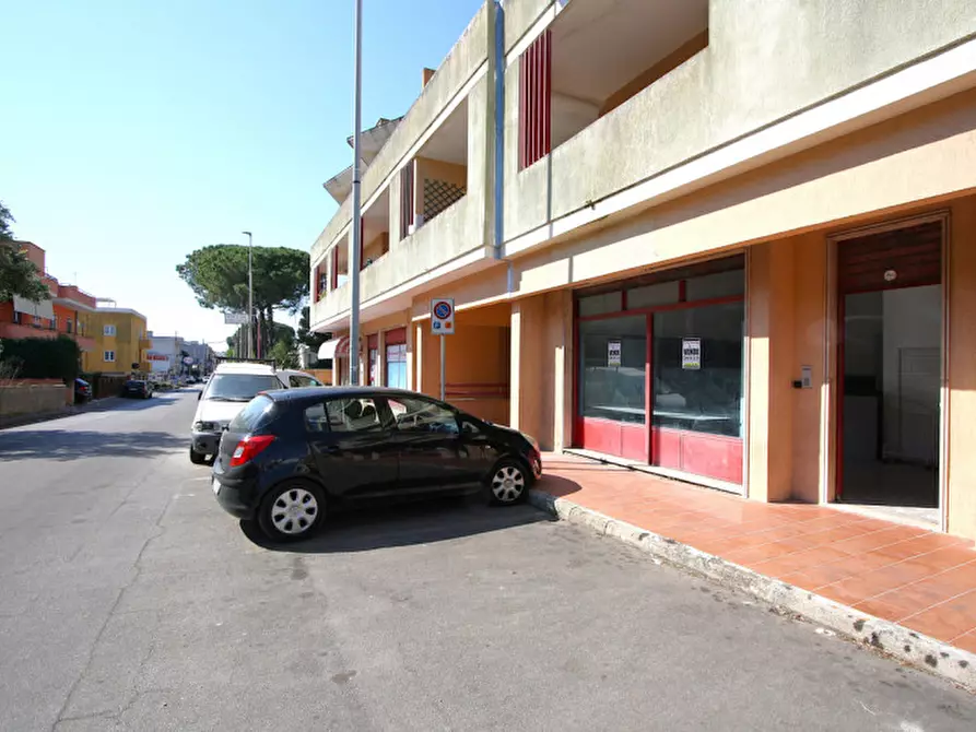 Immagine 14 di Negozio in vendita  in Via Roma a Matino