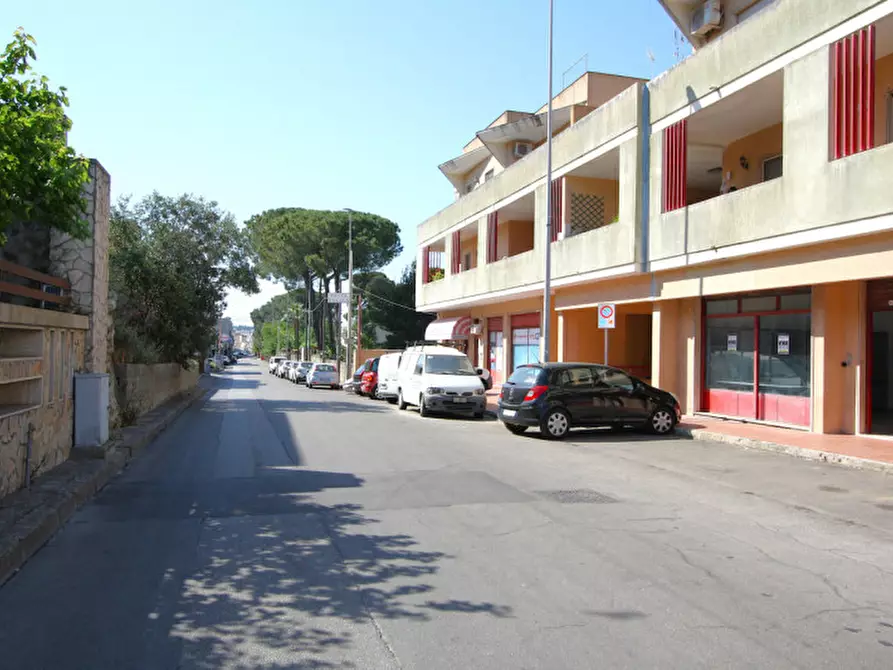 Immagine 15 di Negozio in vendita  in Via Roma a Matino