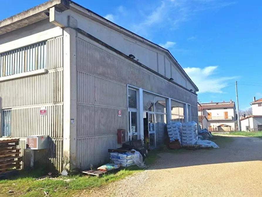 Immagine 1 di Capannone industriale in vendita  in Via Romagna, 06084 Bettona PG, Italia a Bettona