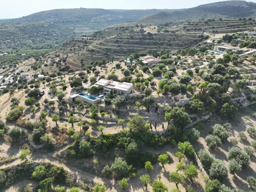Immagine 1 di Villa in vendita  in Contrada Fiumara a Noto
