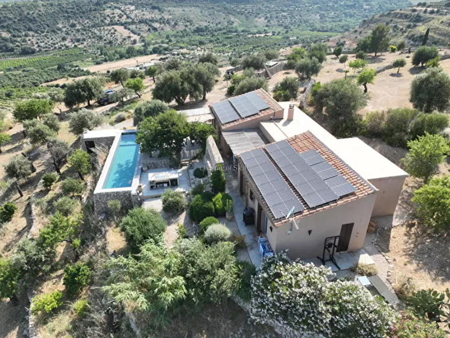 Immagine 2 di Villa in vendita  in Contrada Fiumara a Noto