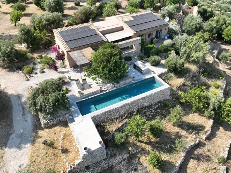 Immagine 4 di Villa in vendita  in Contrada Fiumara a Noto