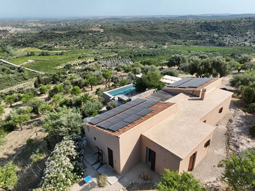 Immagine 5 di Villa in vendita  in Contrada Fiumara a Noto