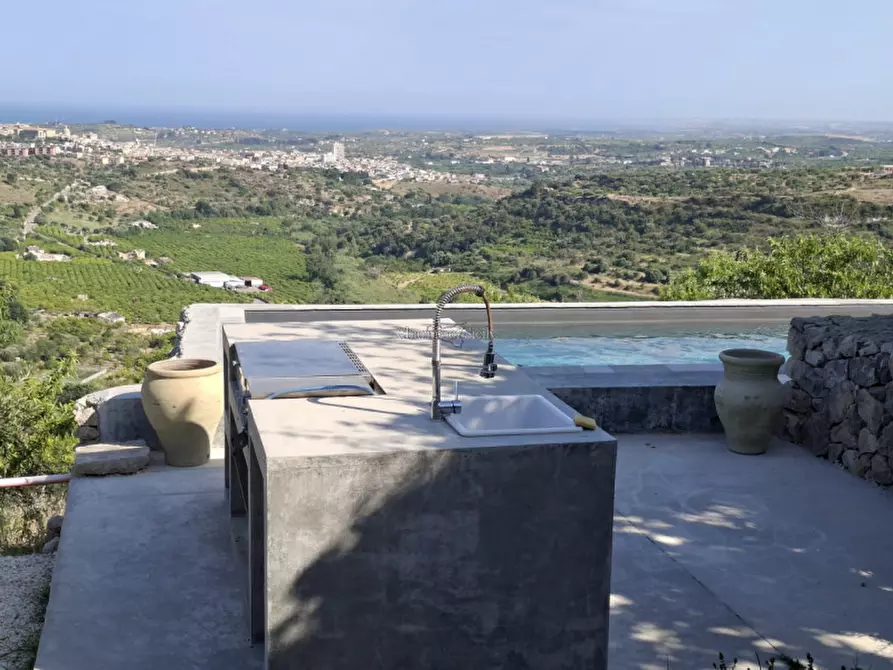 Immagine 10 di Villa in vendita  in Contrada Fiumara a Noto