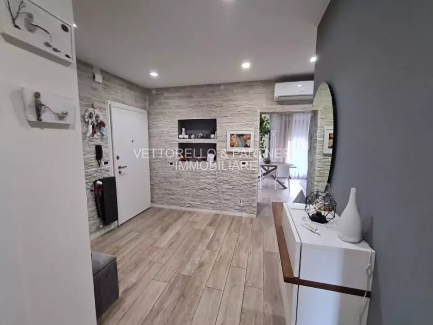 Immagine 4 di Appartamento in vendita  in Via Rielta a Venezia