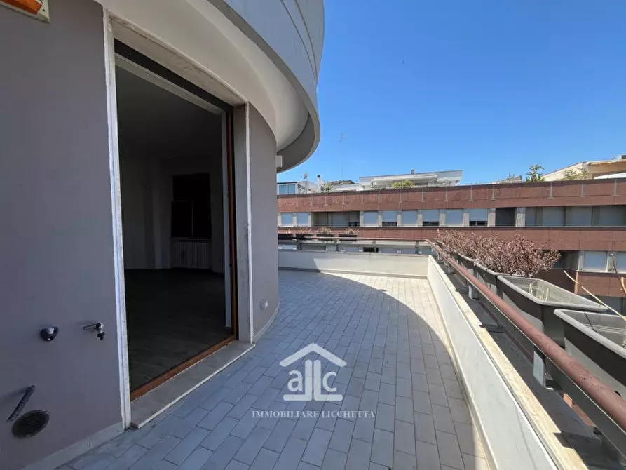 Immagine 29 di Attico in vendita  in via Giuseppe  Zanardelli,33 a Lecce
