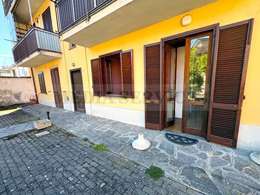 Immagine 16 di Appartamento in vendita  in via G. Salvadeo n° 69 a Tromello