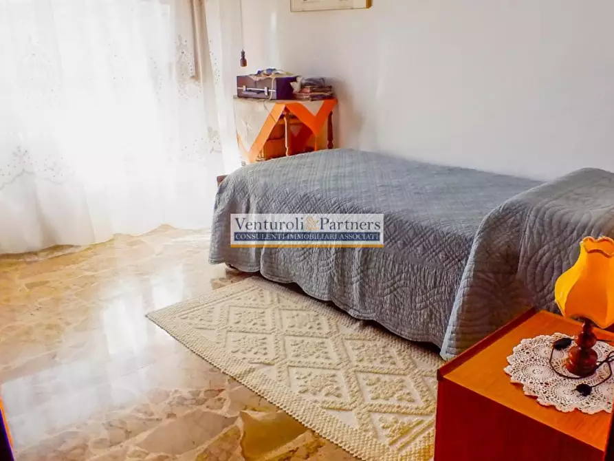 Immagine 6 di Villa in vendita  in Via Barcuzzi a Lonato del Garda