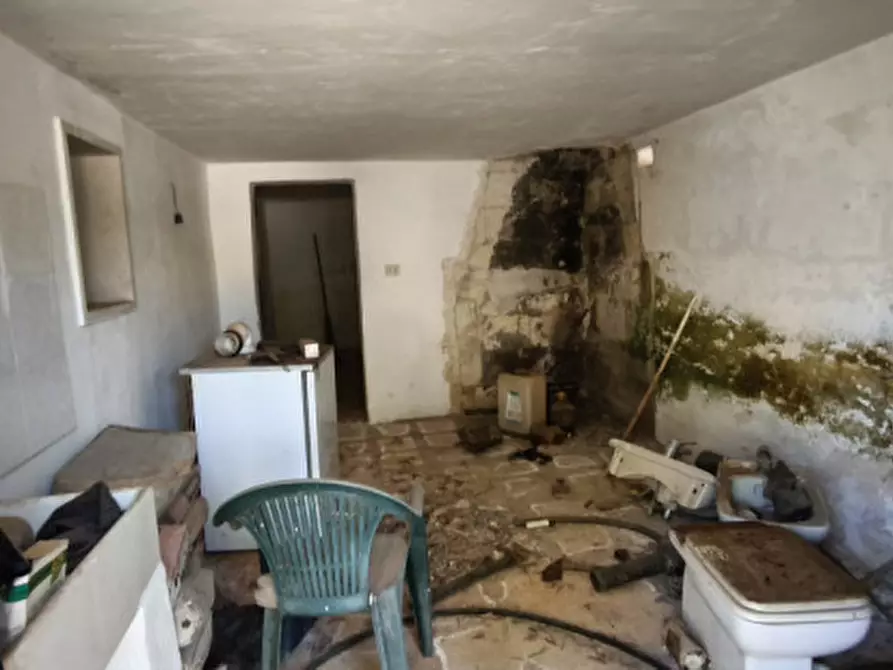 Immagine 28 di Terreno in vendita  in Via Vecchia di Laureto a Fasano