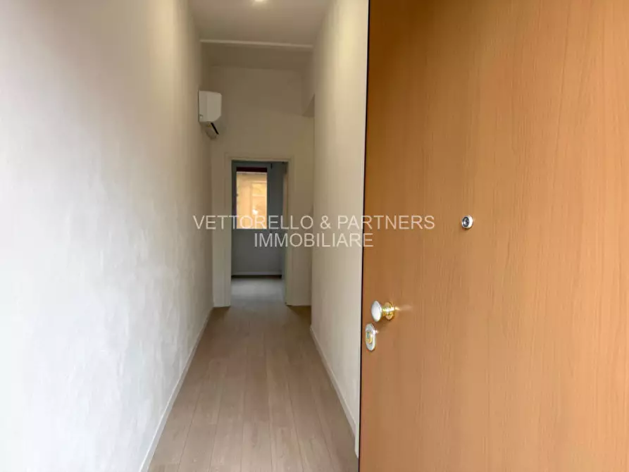 Immagine 1 di Appartamento in vendita  a Venezia