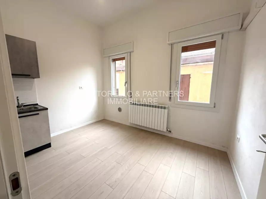 Immagine 3 di Appartamento in vendita  a Venezia