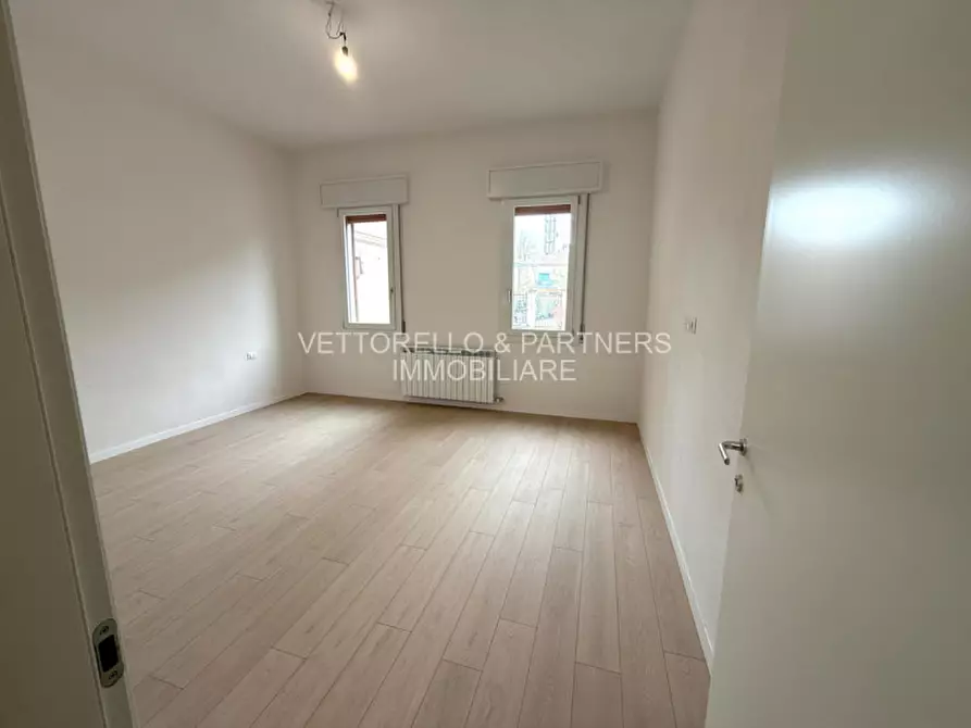 Immagine 8 di Appartamento in vendita  a Venezia