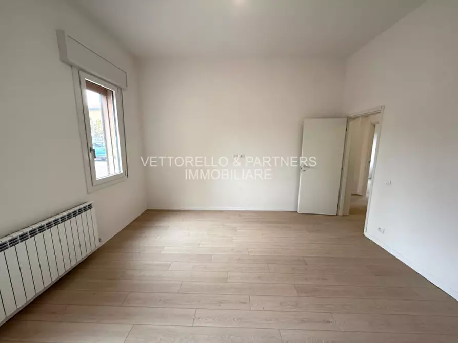 Immagine 11 di Appartamento in vendita  a Venezia