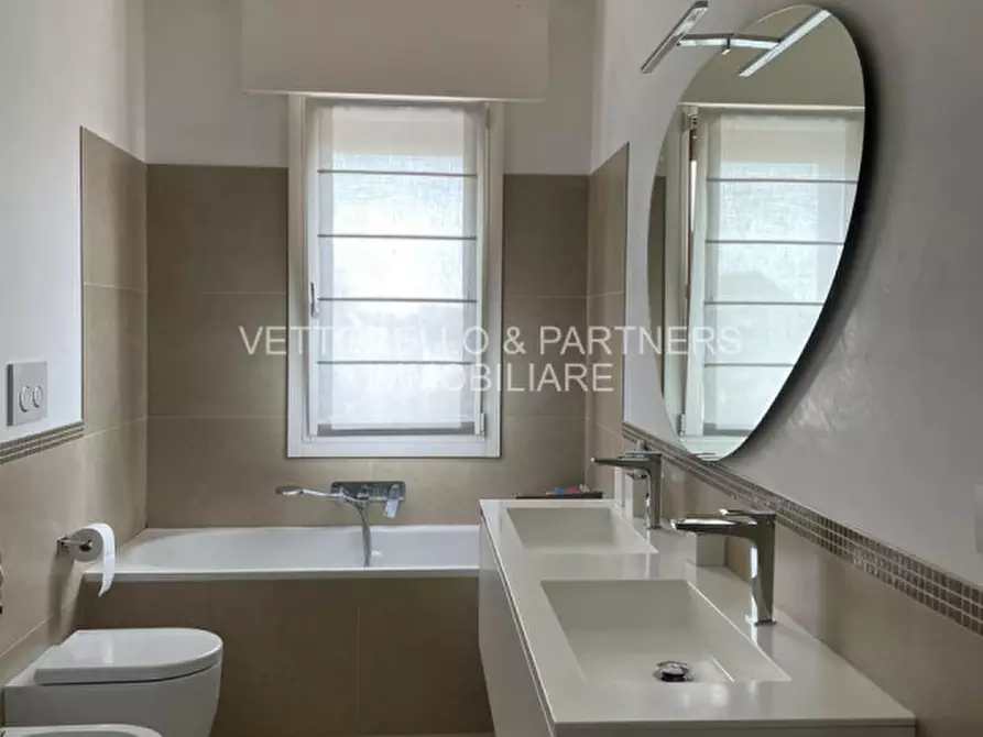 Immagine 12 di Appartamento in vendita  a Venezia