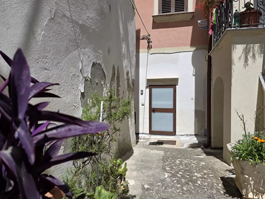 Immagine 15 di Appartamento in vendita  in VIA SAN LEONARDO n. 11 Piano T a Montescaglioso