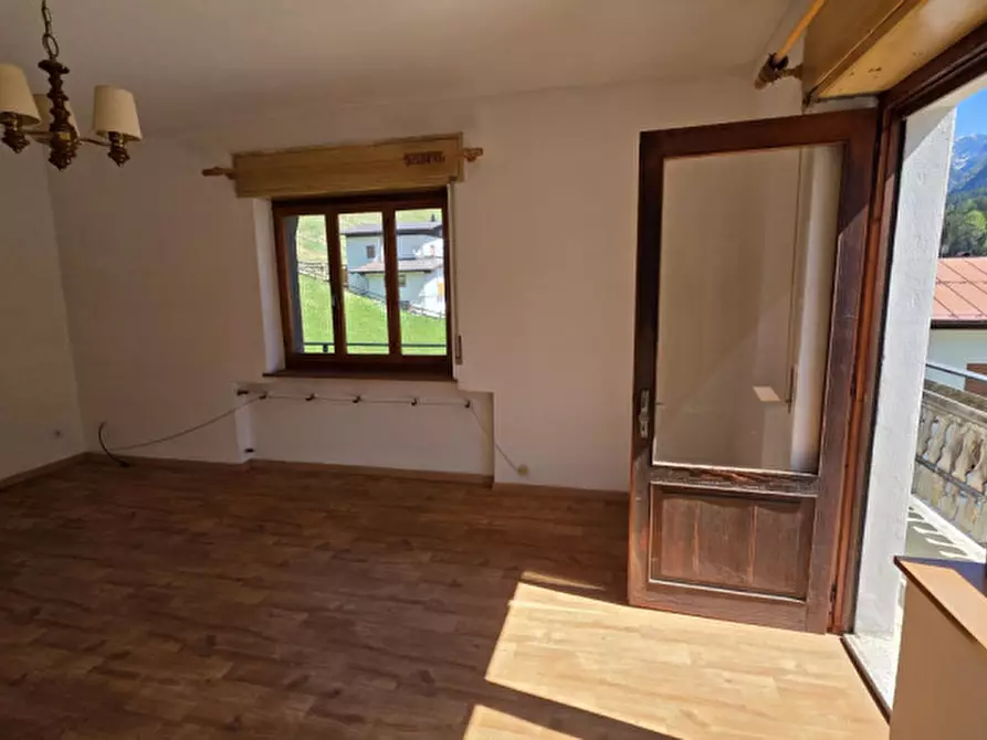 Immagine 4 di Appartamento in vendita  in Via Giuseppe Mazzini 13 a San Pietro Di Cadore