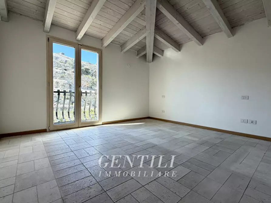 Immagine 1 di Appartamento in vendita  a Arzachena