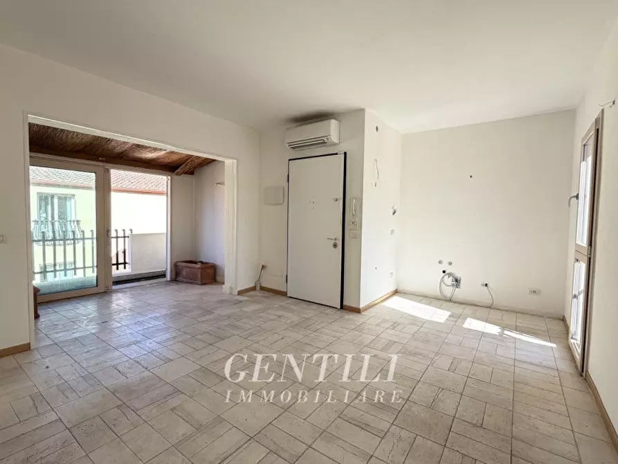 Immagine 3 di Appartamento in vendita  a Arzachena