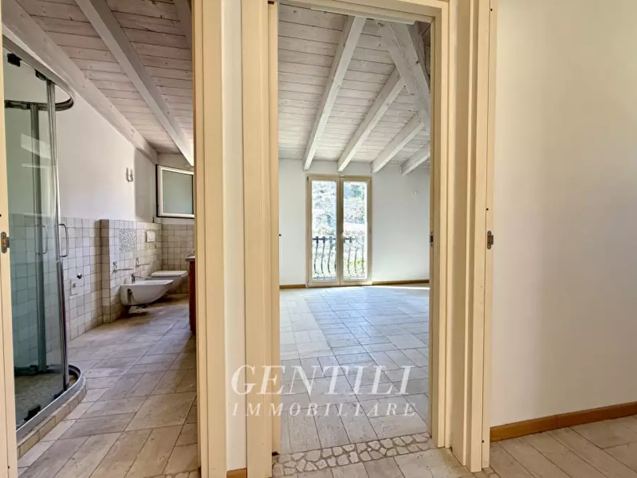 Immagine 8 di Appartamento in vendita  a Arzachena