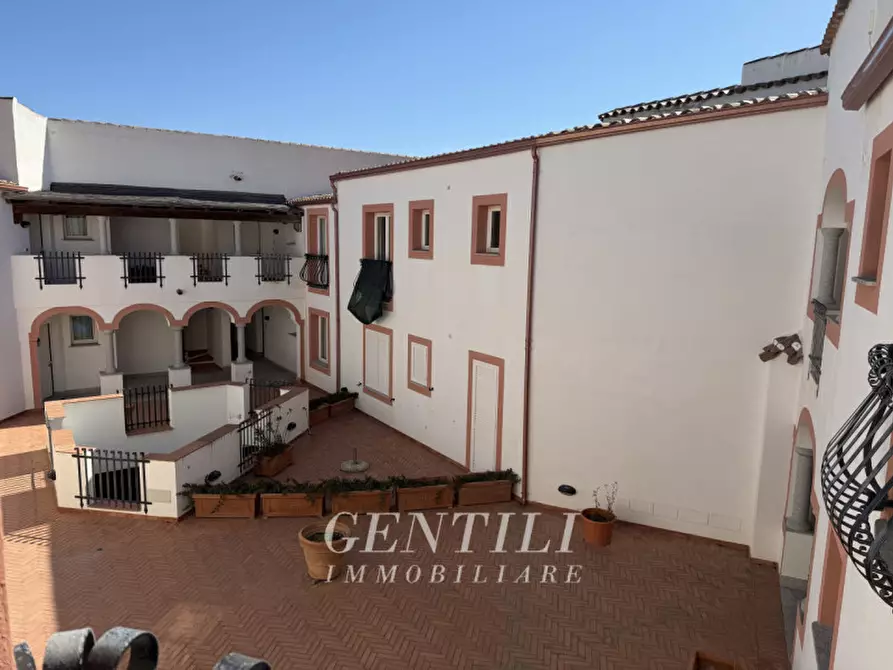 Immagine 14 di Appartamento in vendita  a Arzachena