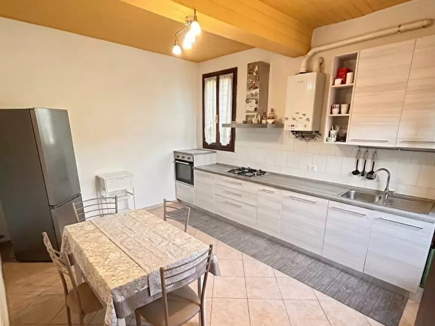 Immagine 3 di Appartamento in vendita  a Modena