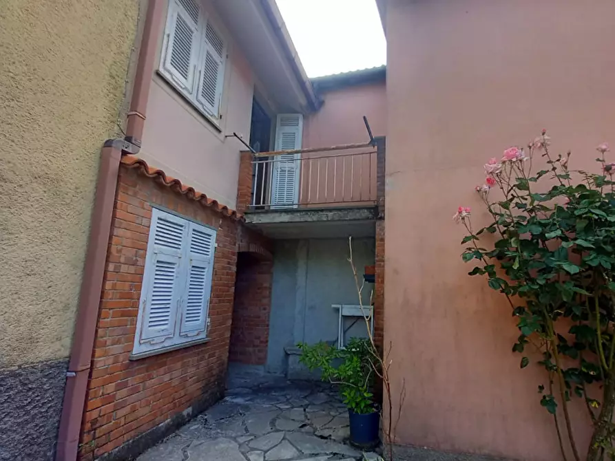 Immagine 1 di Casa indipendente in vendita  in Via Codivilla a Varese Ligure